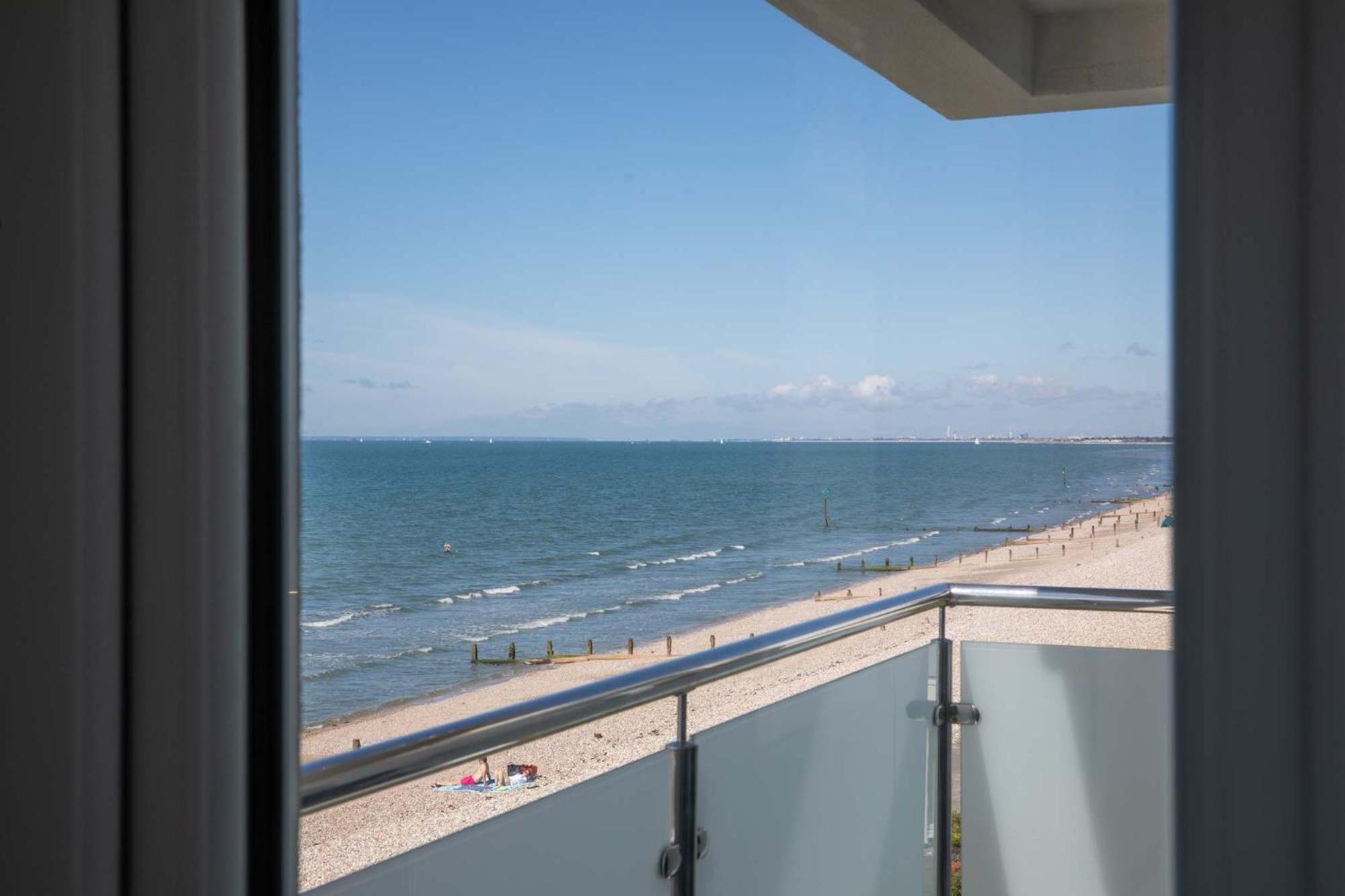High-End Beachfront Getaway Sea View King Bed East Wittering Exteriér fotografie