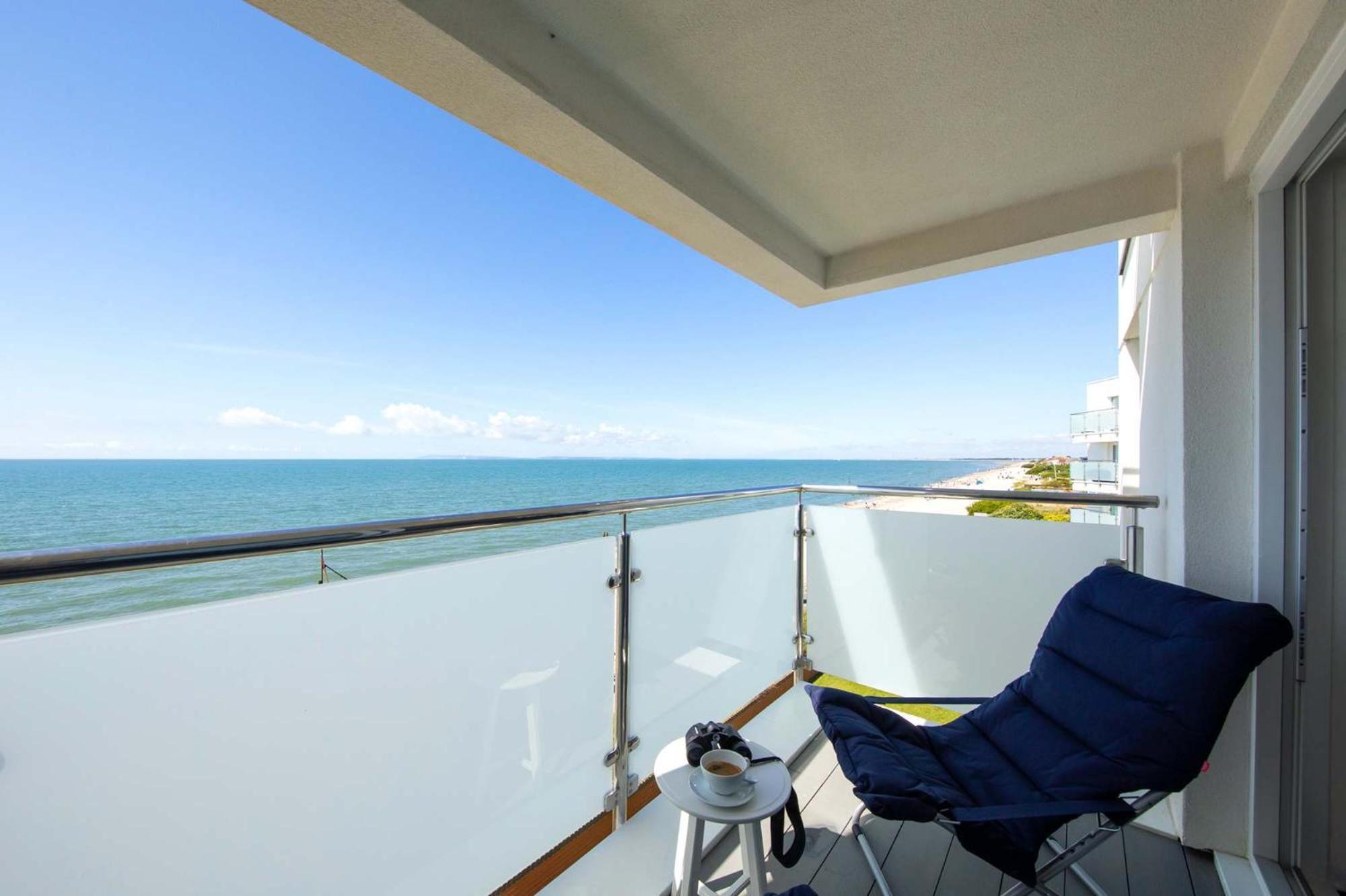 High-End Beachfront Getaway Sea View King Bed East Wittering Exteriér fotografie